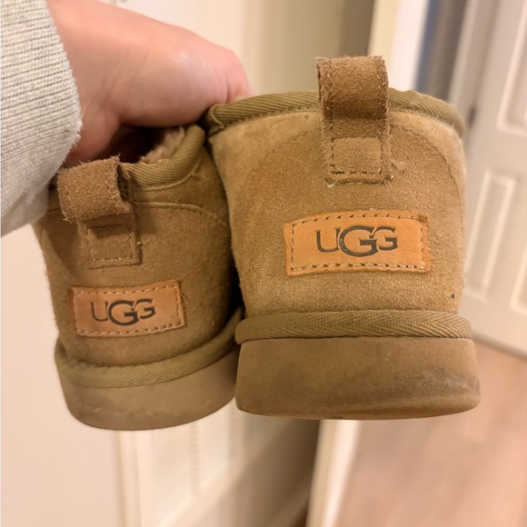 UGG Ultra Mini boots in color Tomatillo - Picture 6 of 6